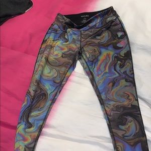 Colorful oil leggings